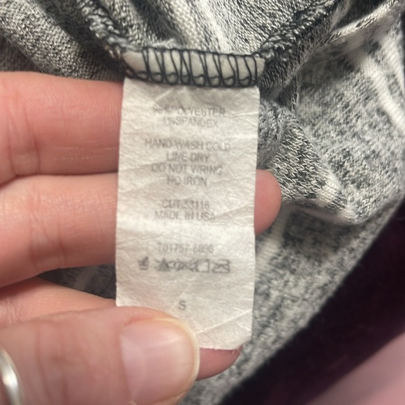 Honeyme super soft hoodie, lightweight, fun color block/patterns - Picture 5 of 6